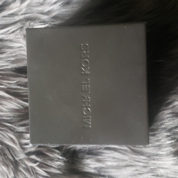 NIB Michael Kors Kerry Grey Crystal-set Dial Watch - Picture 4 of 11